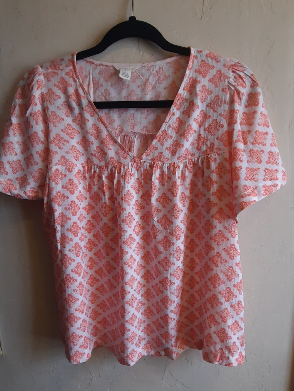 Caslon Women’s Orange Patterned V-Neck Top